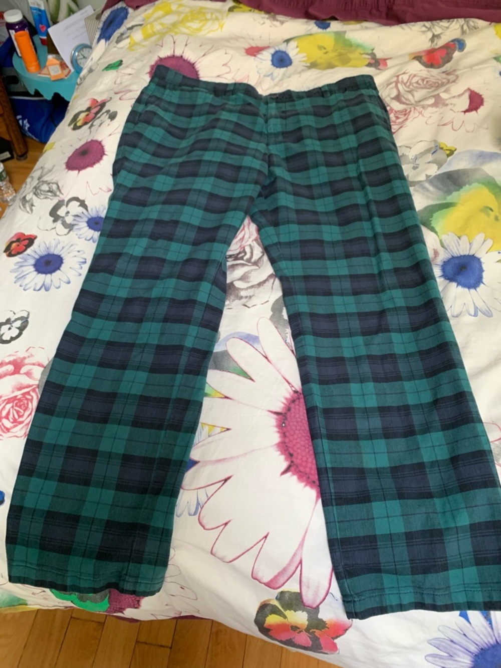 Navy/ turquoise tartan plaid pants by Vineyard Vines size 40 x31 EUC